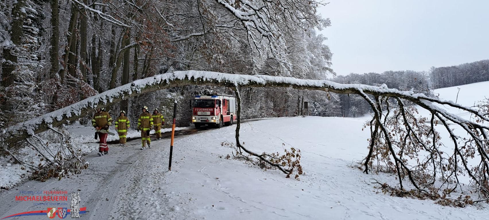 Dau­er­ein­satz auf­grund inten­si­ven Schnee­falls
